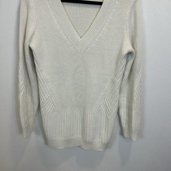 Athleta Teton V -Neck Sweater Chunky Knit Pullover Cream Size Medium 632078 - Picture 3 of 9